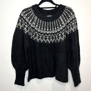 Universal Thread knit balloon sleeve pullover sweater.